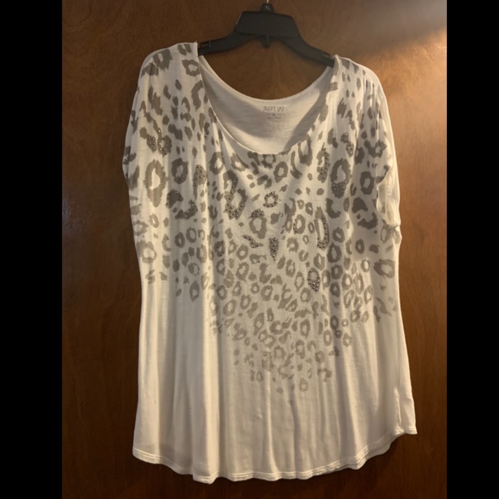 Apt 9 Cheetah print T-shirt